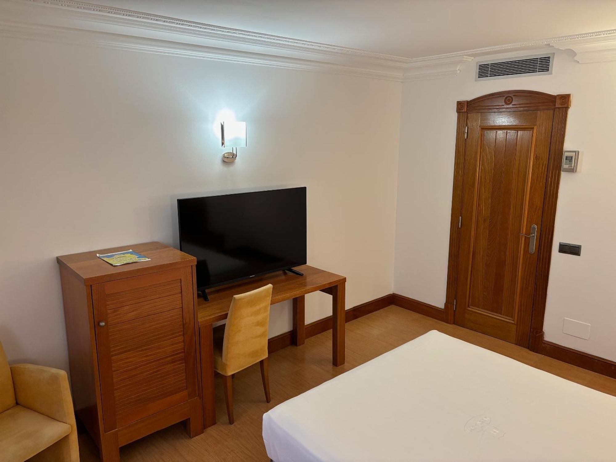 Gran Hotel Liber & Spa Playa Golf Noja Kültér fotó