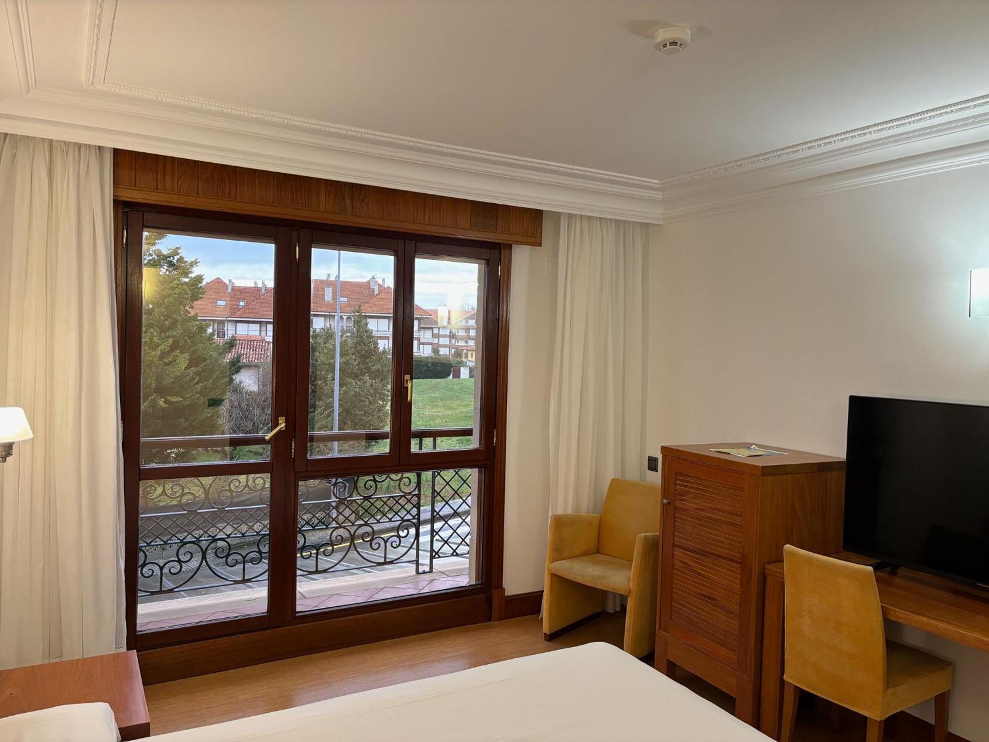 Gran Hotel Liber & Spa Playa Golf Noja Kültér fotó