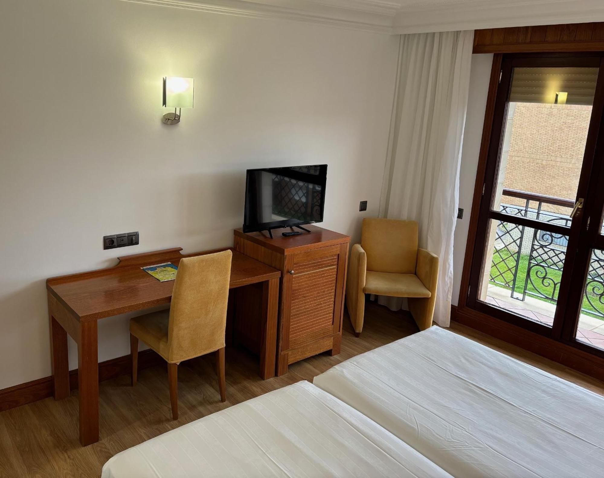 Gran Hotel Liber & Spa Playa Golf Noja Kültér fotó