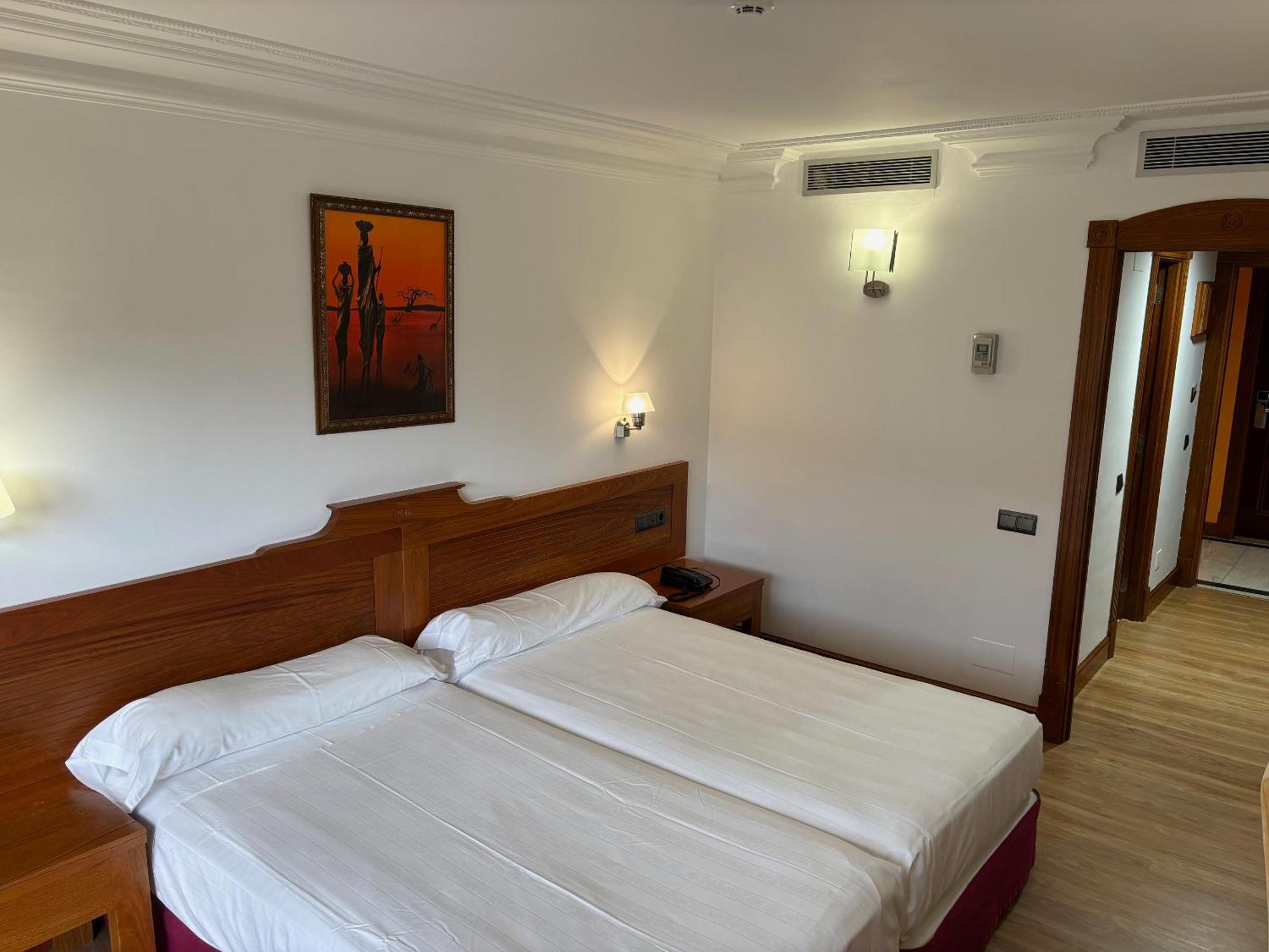 Gran Hotel Liber & Spa Playa Golf Noja Kültér fotó